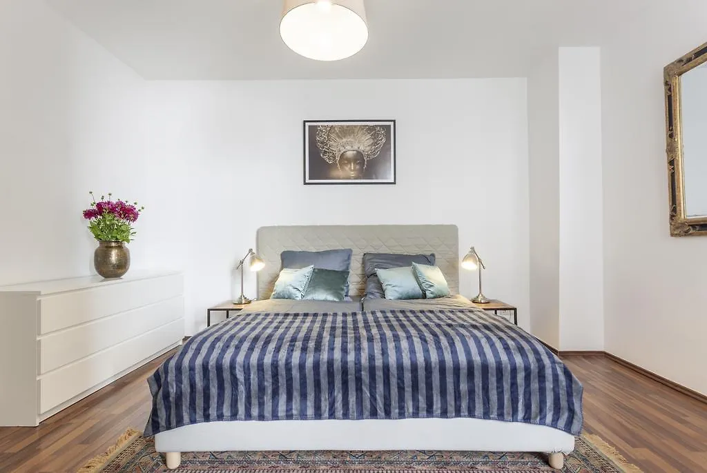The Rheinsberger - Cosy 2Br One Living Room Up To 6 Berlin 0*,  Almanya