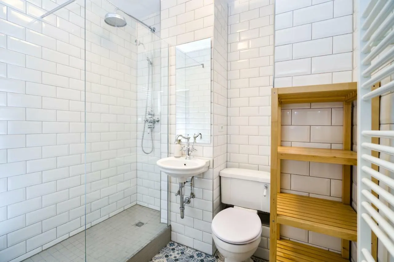The Rheinsberger - Cosy 2Br One Living Room Up To 6 Berlin 0*,